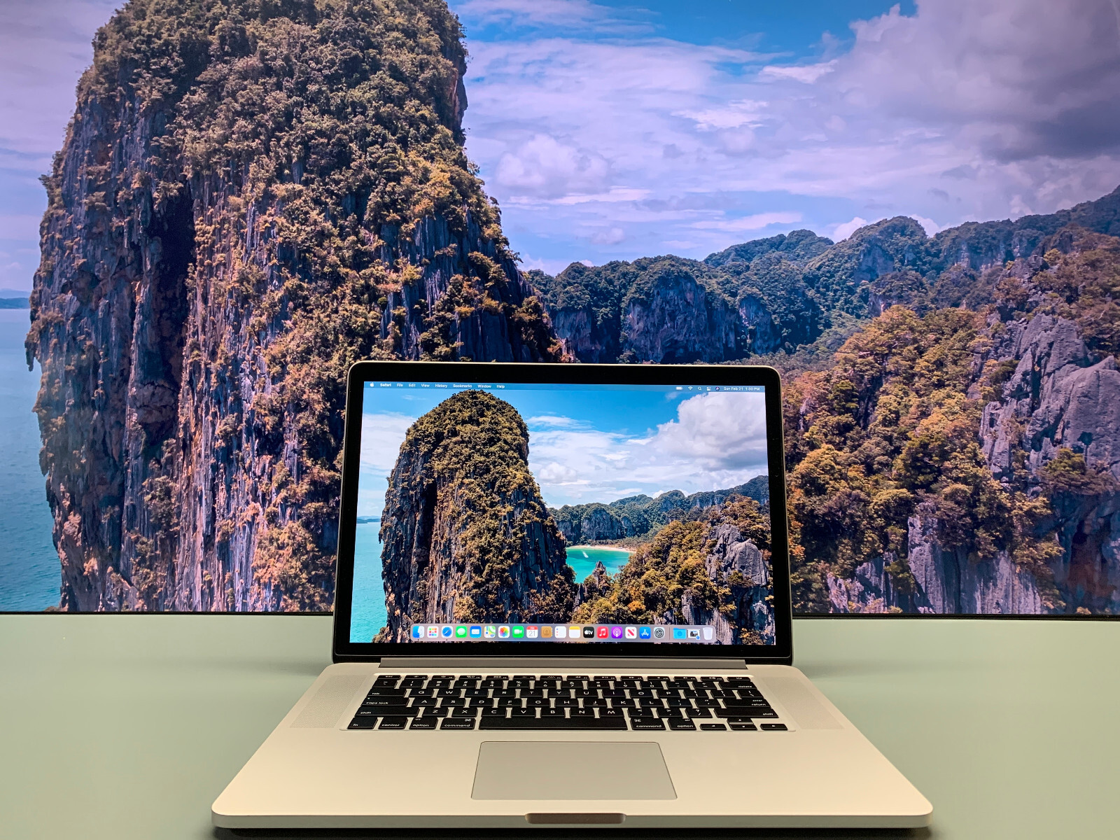 MacBook Pro 15インチ　Monterey Apple MacBook Pro 15