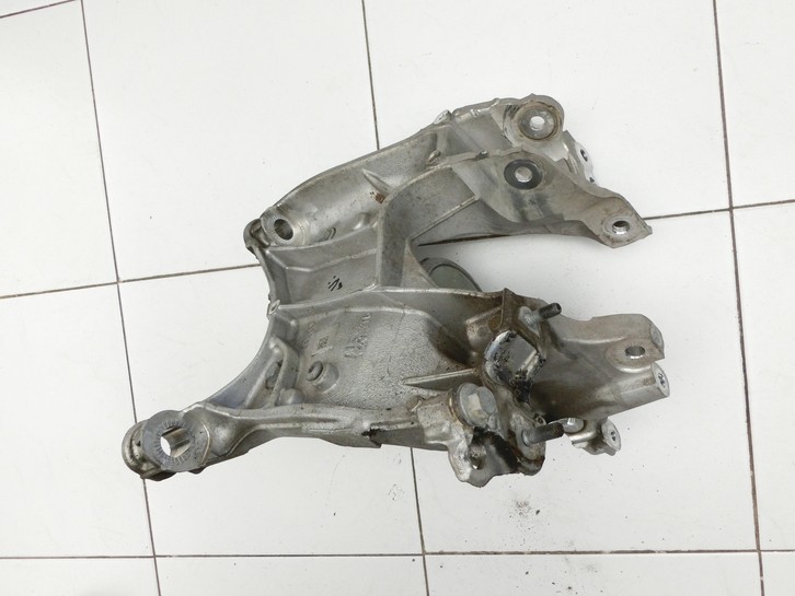 Audi A6 C8 4A 18-23 Hybrid TFSI 2,0 185KW Motorlager Motorhalter  - Bild 6