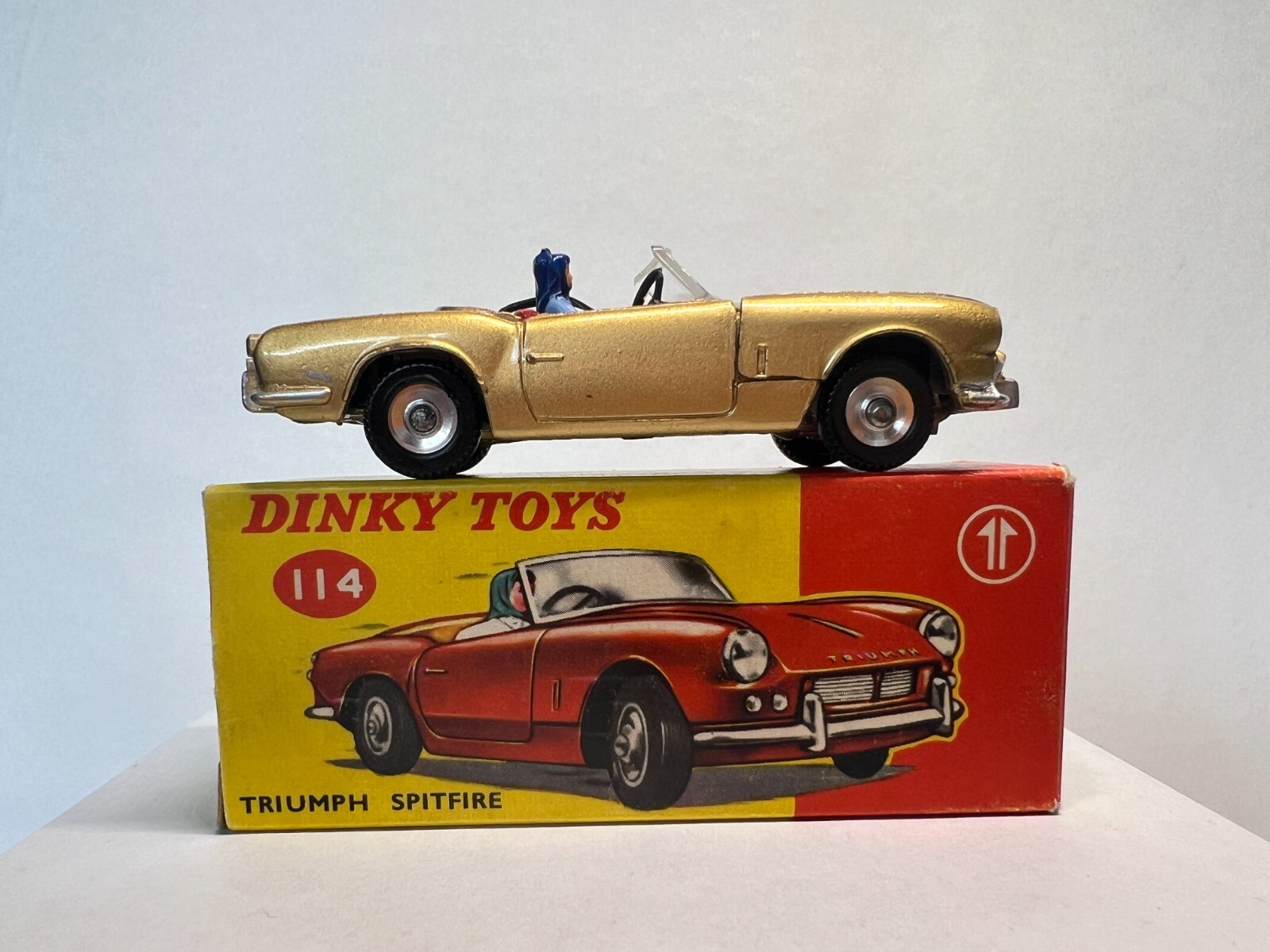 Dinky Toys ENGLAND # 114 TRIUMPH SPITFIRE | eBay