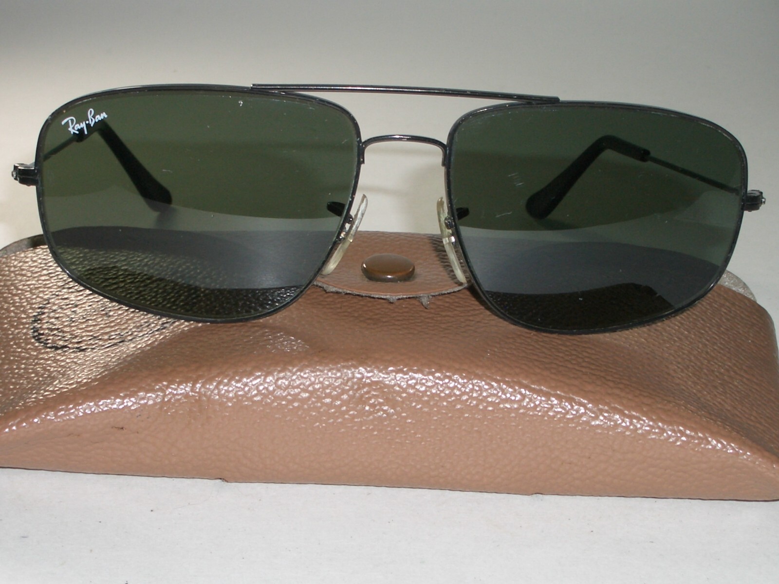 Ray-Ban Sunglasses Unisex Explorer V - Legend Gold Frame Green Lenses 60-17