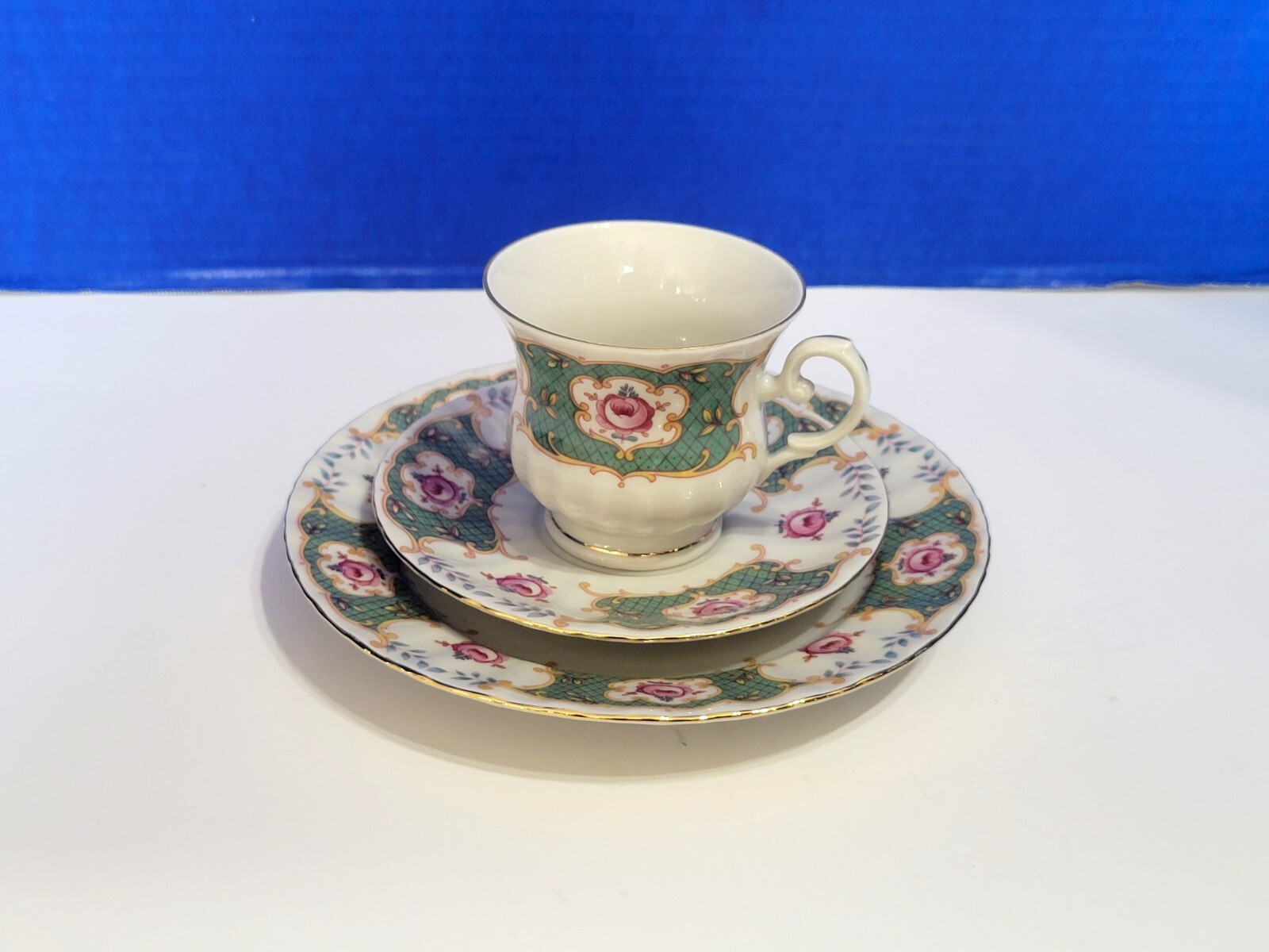 Vintage Royal China Seltmann Weiden Bavaria 3 Piece Tea Cup Saucer Plate Set