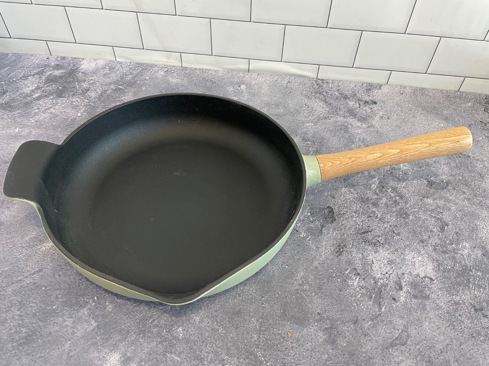 BergHOFF Ron Cast Iron Fry Pan, 10.25 Inch, Green