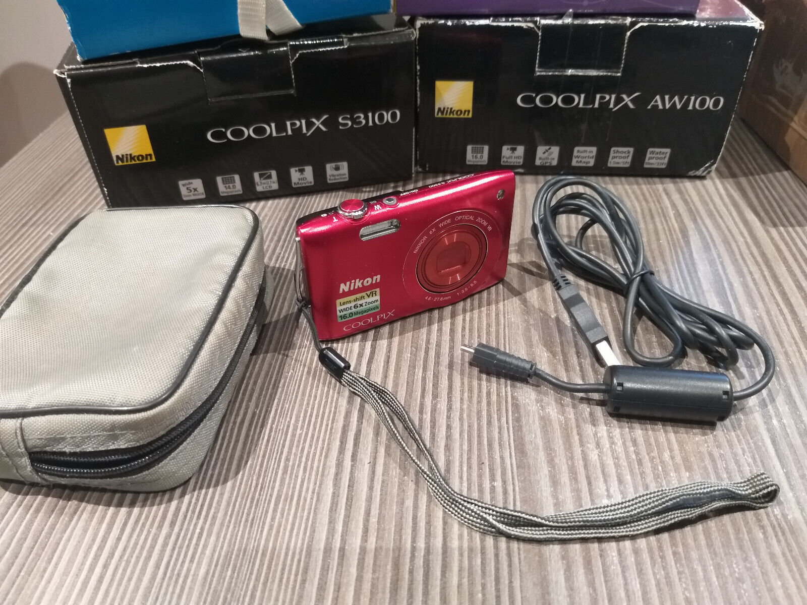 Near MINT Nikon COOLPIX S3300 Strawberry red 16.0MP Digital