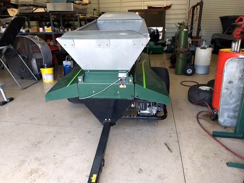 TURFCO 1550 SPINNER TOPDRESSER GOLF COURSE SANDER 1530