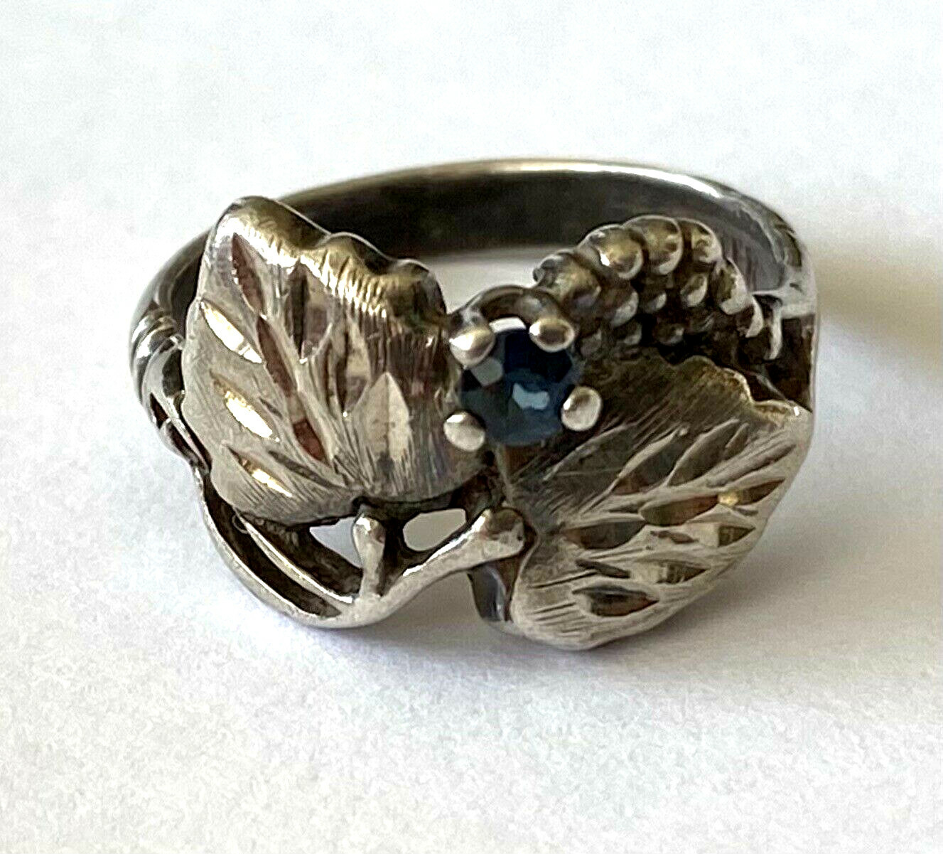 Carolyn Pollack Black HIlls Inspired With Leaves Retro