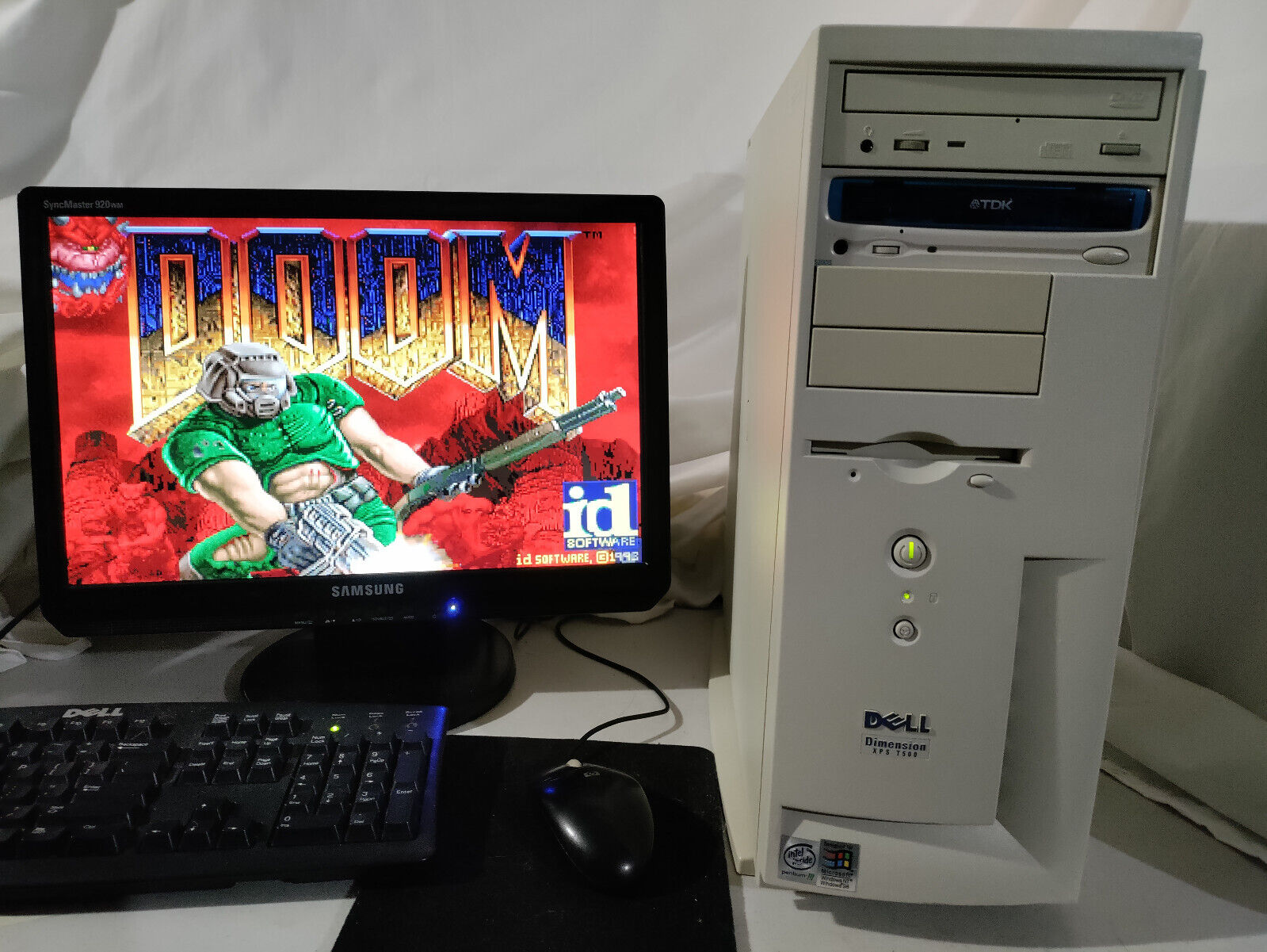 Vintage Windows 98 SE DELL XPS TRUE DOS RETRO GAMING Vintage Windows 98 SE DELL XPS TRUE DOS RETRO GAMING