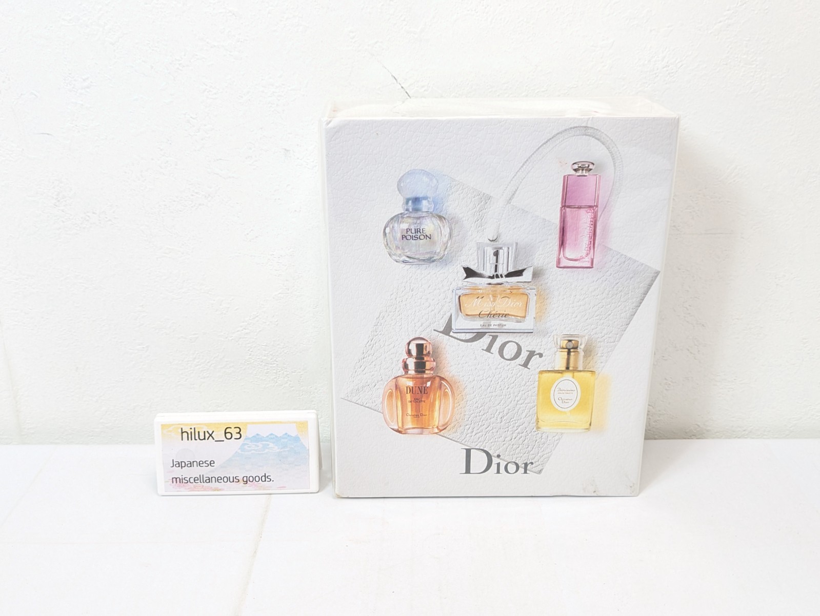 未開封Dior LES PARFUMS DE L'AVENUEMONTAIGNE 未開封Dior LES PARFUMS DE L'AVENUEMONTAIGNE