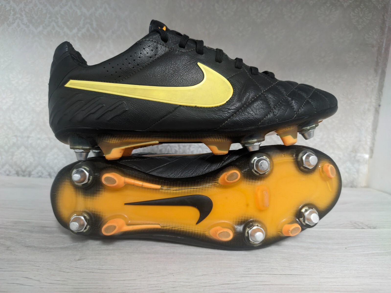 Nike Mens Rare Tiempo Legend IV SG-PRO Elite ACC 509041 080 Nike Mens Rare Tiempo Legend IV SG-PRO Elite ACC 509041 080
