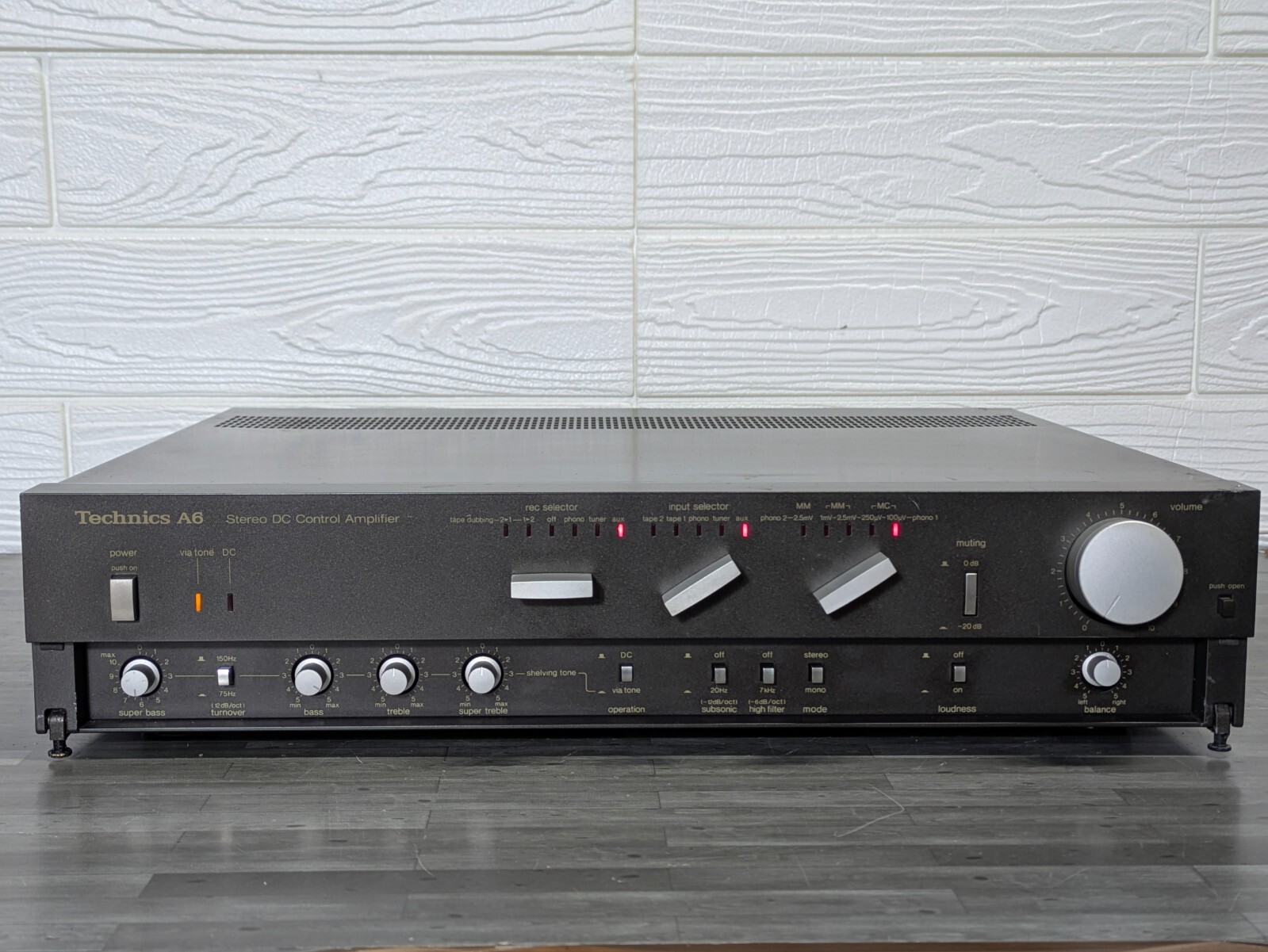 Technics DCコントロールアンプ SU-A6 テクニクスコントロールアンプ（SU-A6）美品、念入りに整備しました