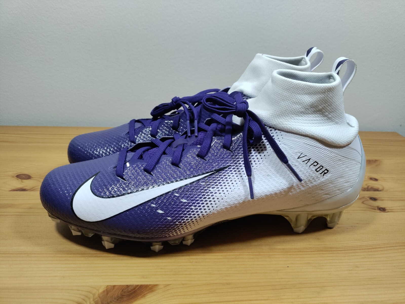 Nike Vapor Untouchable Pro 3 Purple White Size 12 Football