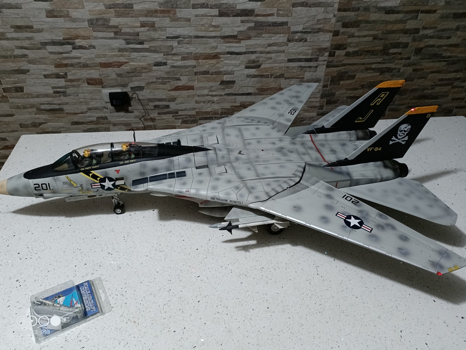 SUPER LIGHTED F-14A TOMCAT VF-84 JOLLY ROGERS JSI PLANE 1/18 SUPER LIGHTED F-14A TOMCAT VF-84 JOLLY ROGERS JSI PLANE 1/18