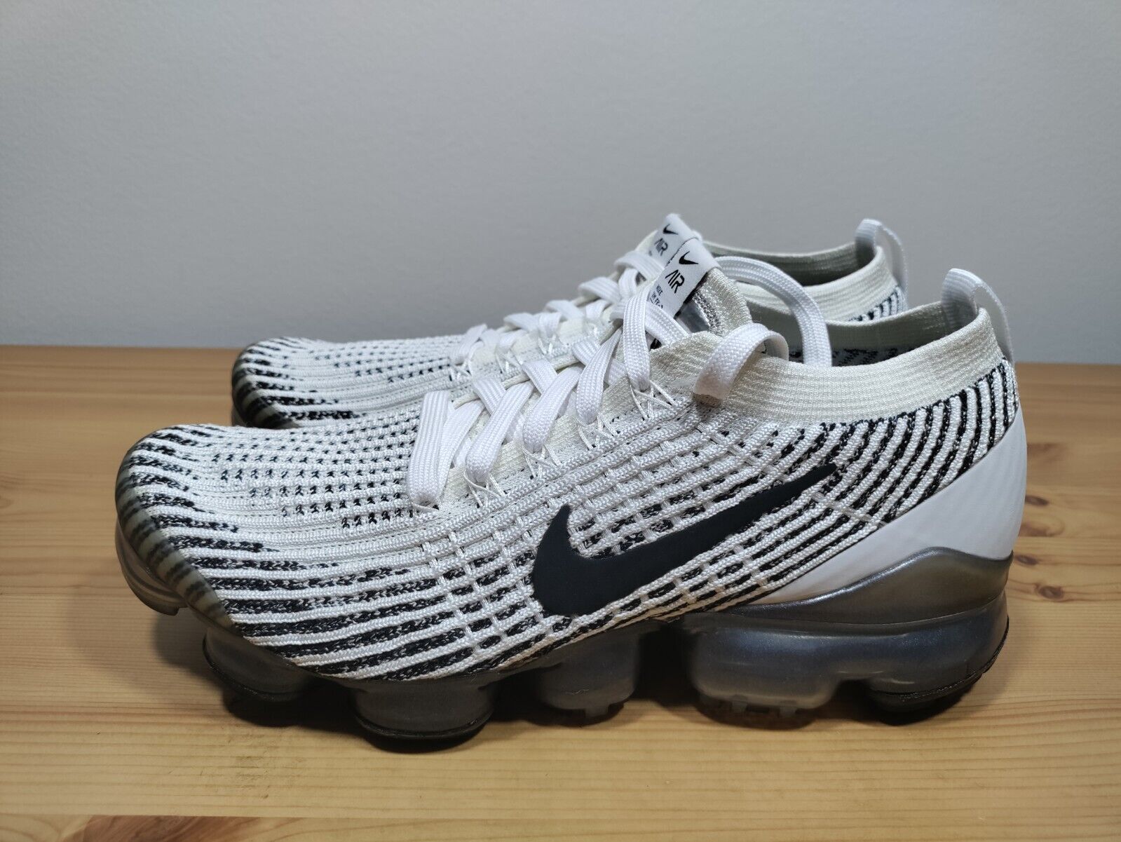 Size 7.5 - Nike Air Vapormax Flyknit 3 Men's White Black Size 7.5 - Nike Air Vapormax Flyknit 3 Men's White Black