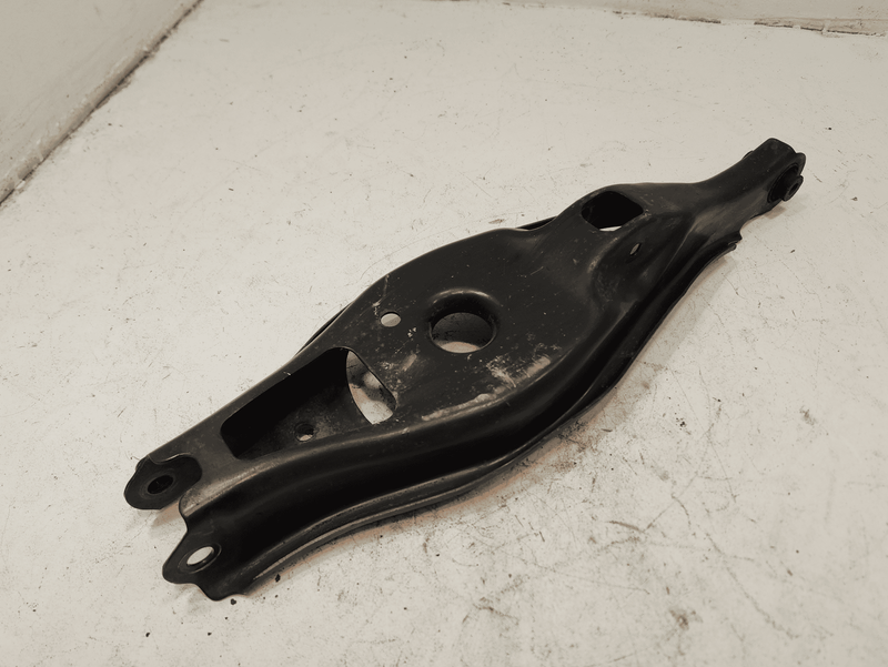 Used 2018-2022 HONDA ACCORD  REAR RIGHT PASSENGER LOWER CONTROL ARM SPRING PERCH OEM