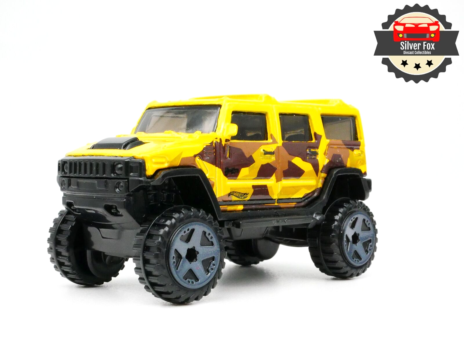 2002 LIFTED H2 HUMMBER YELLOW MILITARY 1:64 SCALE DIECAST COLLECTOR DIORAMA CAR