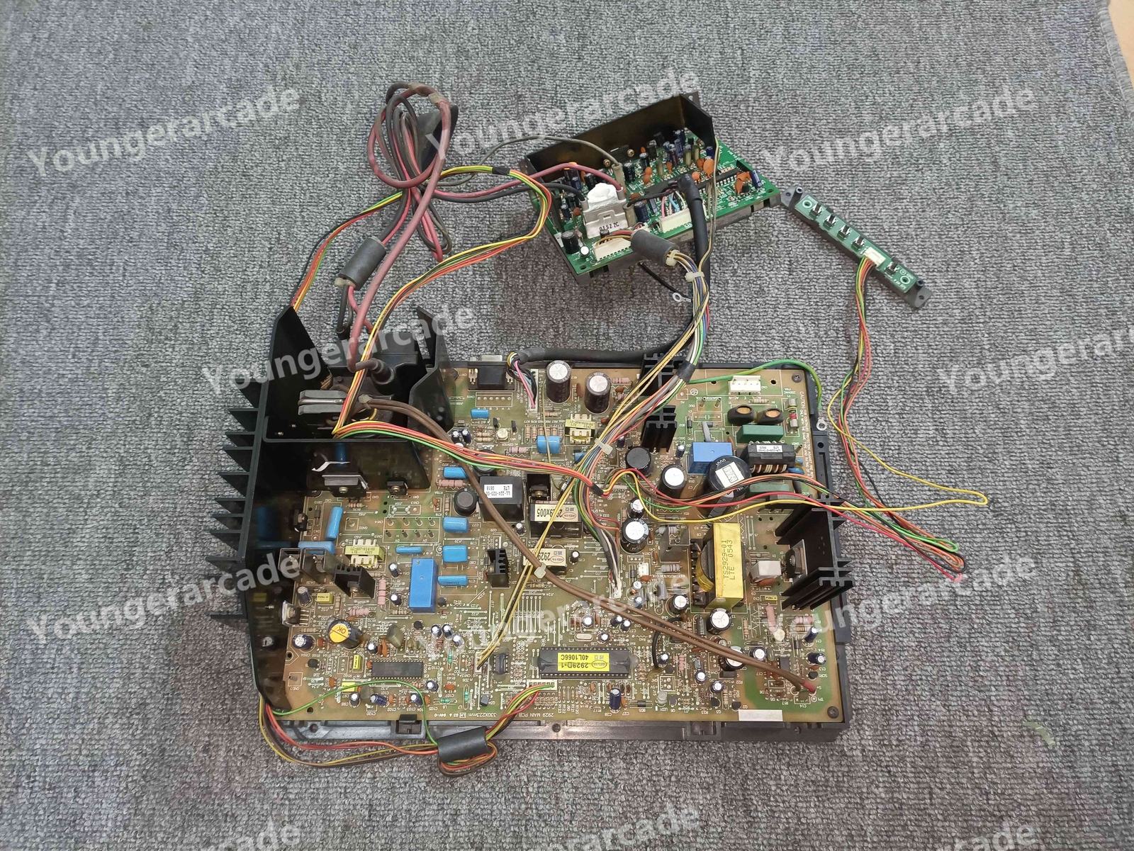 エウレカ　筐体 初代を超える面白さと波を実現！ パチスロ新台「パチスロ交響
