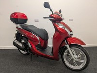 HONDA SH300 ** ABS - TOP BOX - KEYLESS START **