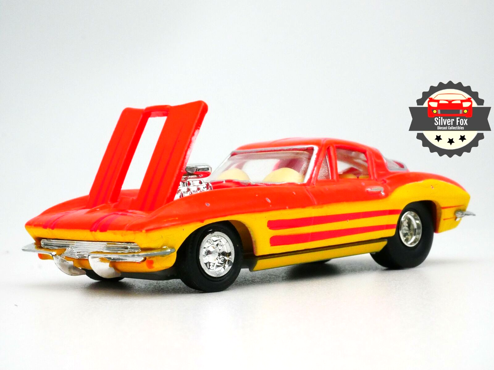 1960 CHEVY CORVETTE NEON ORANGE 1:64 SCALE DIECAST NOT MINT COLLECTOR MODEL CAR