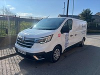 EX DEMO Renault Trafic E-Tech ELECTRIC Panel Van L2 H1 LWB Red Edition LOW MILES