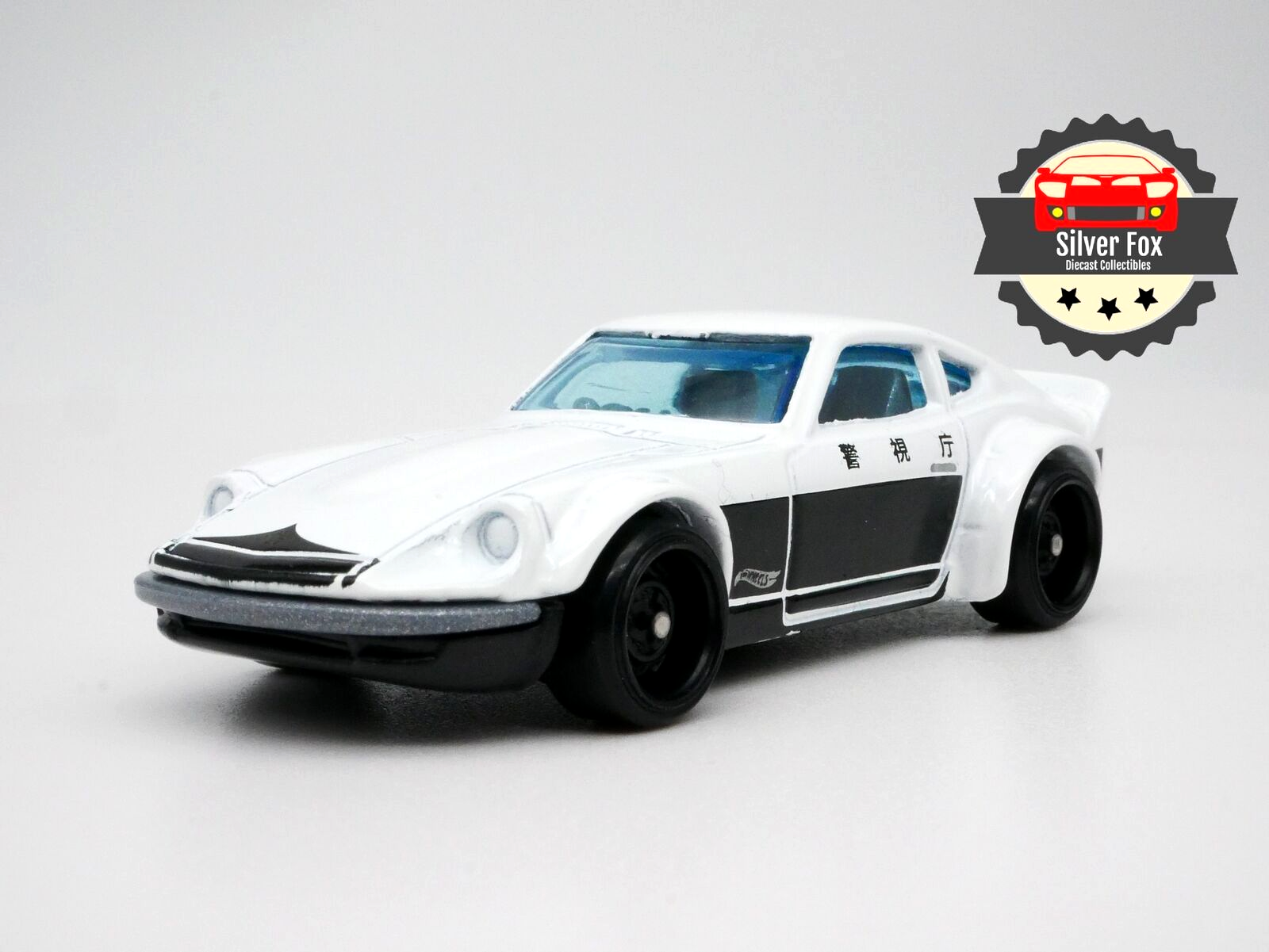 1976 NISSAN FAIRLADY WHITE 1:64 SCALE DIECAST COLLECTOR MODEL  CAR