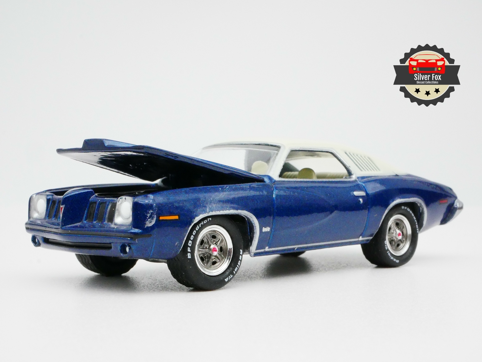 キディカー　クラシック　ポンティアック 1973 PONTIAC GRAND AM BLUE 1:64 SCALE DIECAST COLLECTOR
