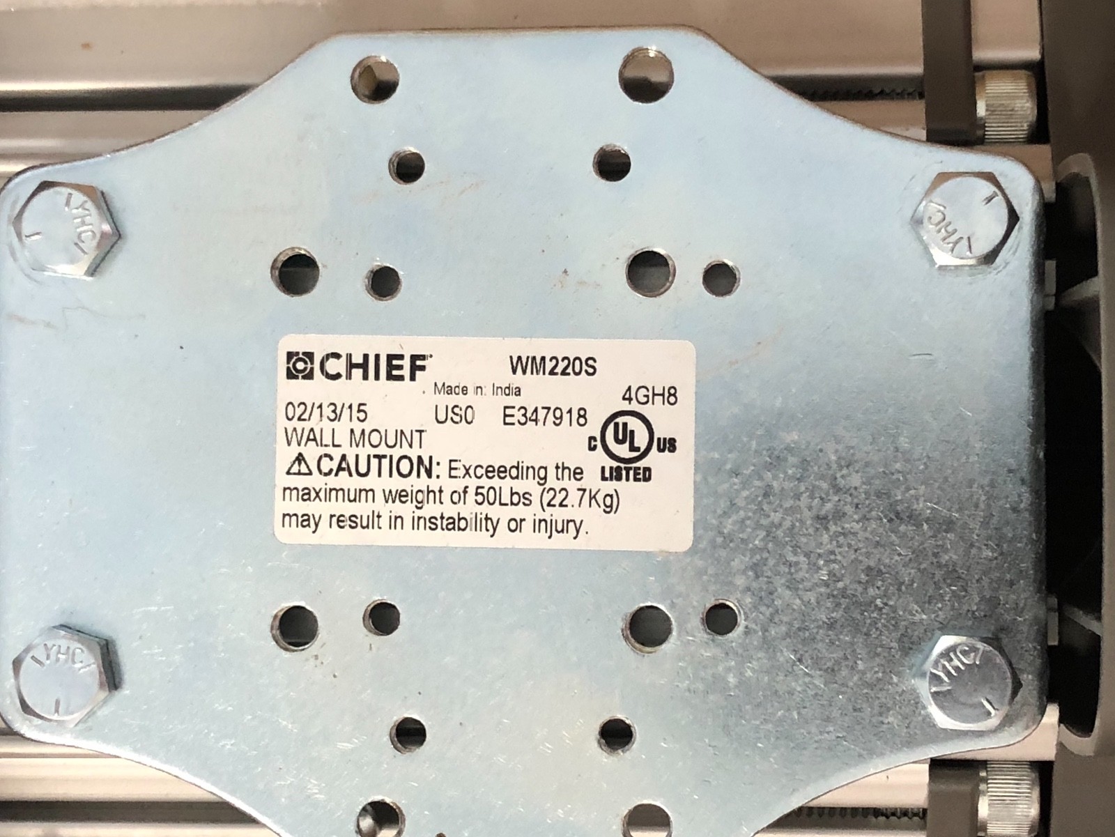 Chief WM220S Medium Short Throw Wall Mount