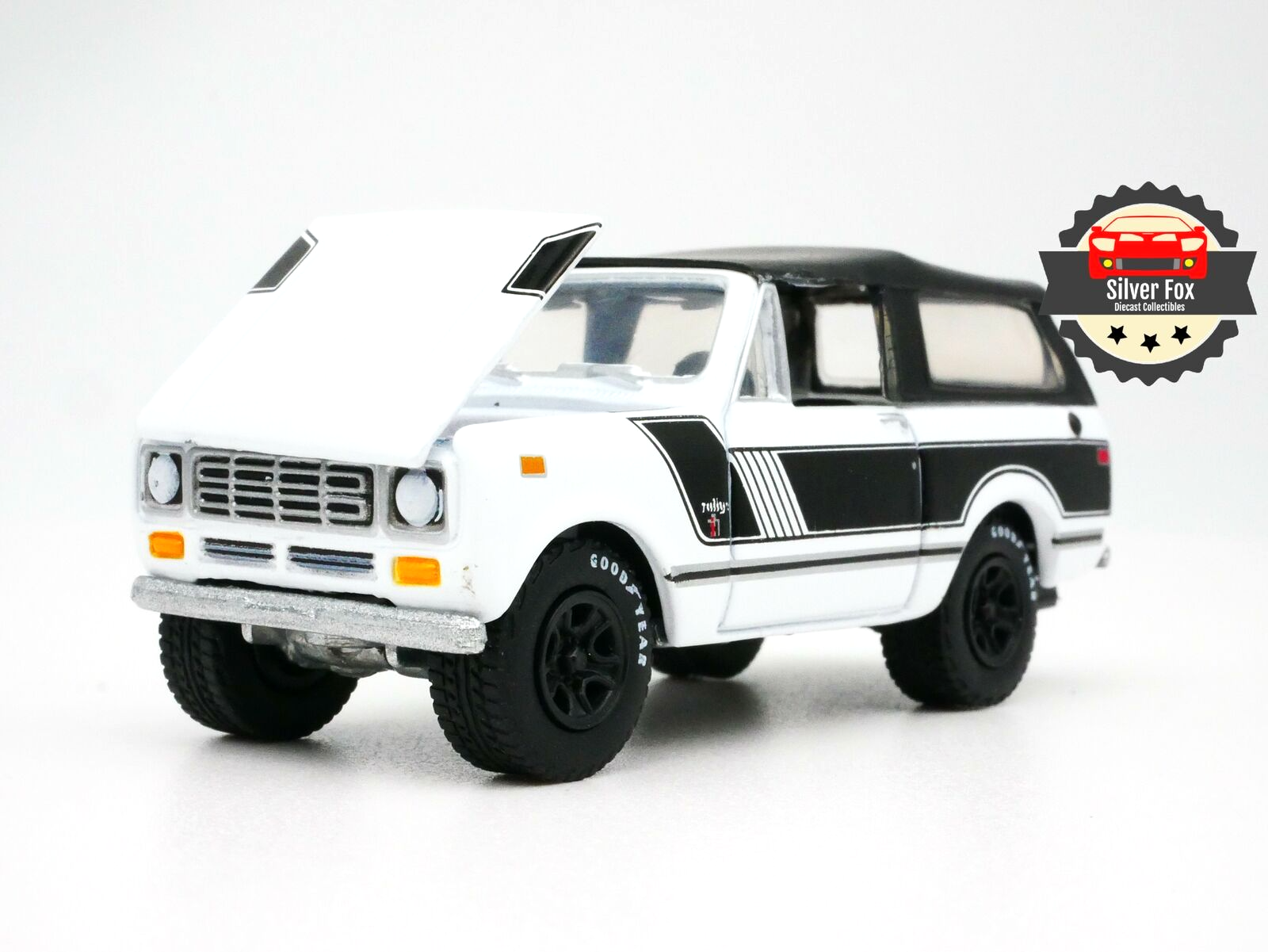 1979 INTERNATIONAL SCOUT WHITE II 1:64 SCALE DIECAST DIORAMA DIORAMA MODEL CAR