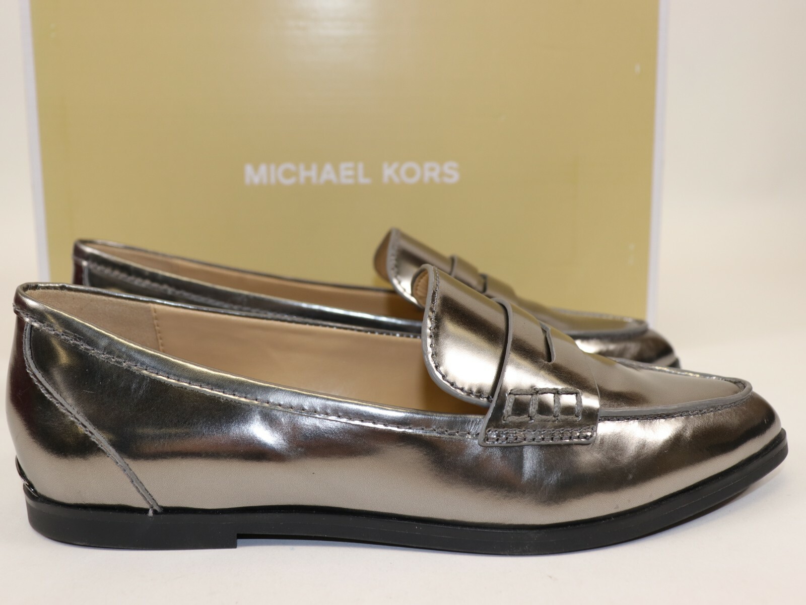 【新品】MICHAEL CORS ローファー　サイズ8 箱付き トッズ TOD'S XXW08J0GF80 SHA ローファー HOOK レディース