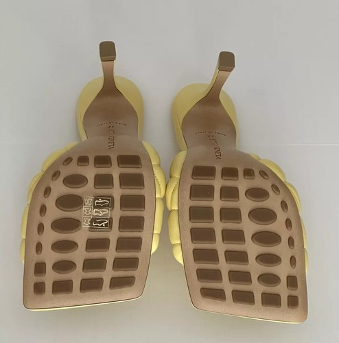 Pre-owned Bottega Veneta $1200  Butterscotch Leather Mules 8 Us (38 Euro) 592015 It