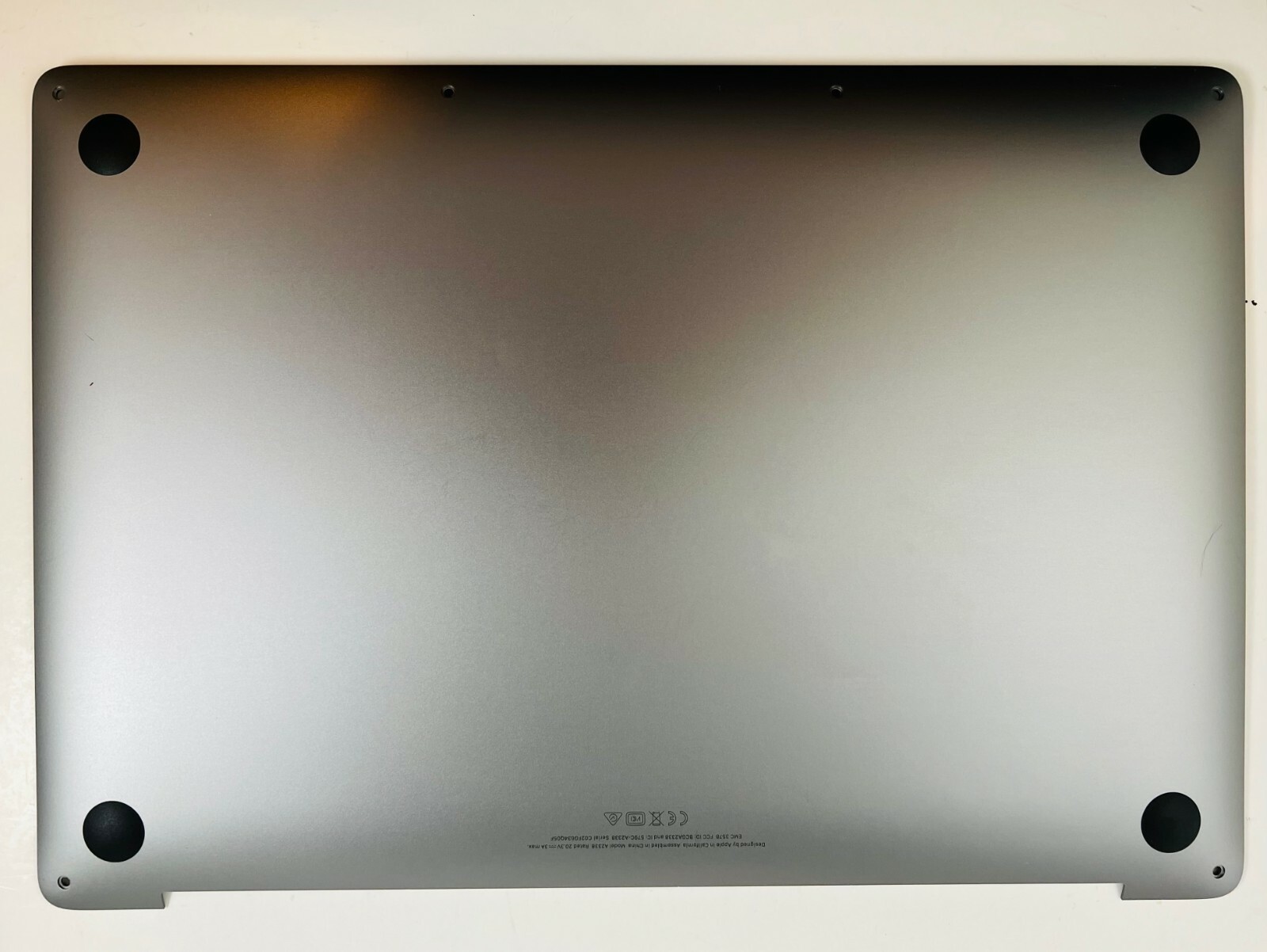 Apple MacBook Pro 13-inch, M1, 2020 SPACE GRAY BOTTOM CASE OEM Apple MacBook Pro 13-inch, M1, 2020 SPACE GRAY BOTTOM CASE OEM