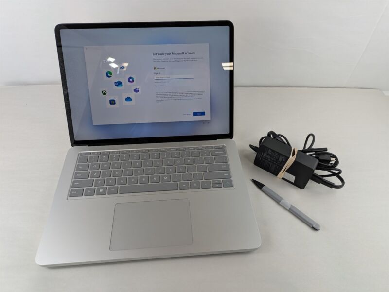 Microsoft Surface Laptop Studio 2 i7-13800H 64GB RAM 1TB SSD