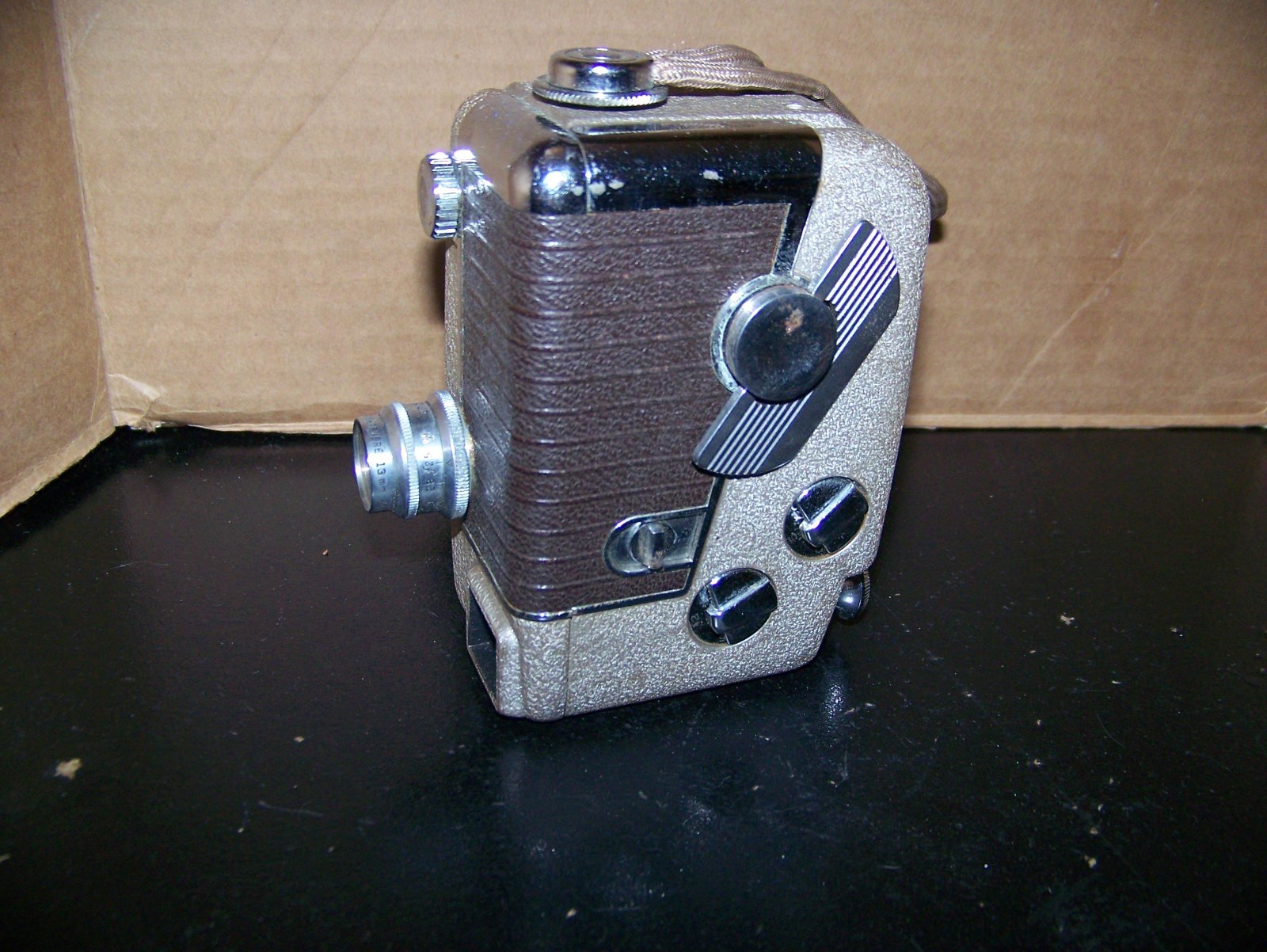 Vintage 8mm Revere 8 Home Movie Camera - Model B-61