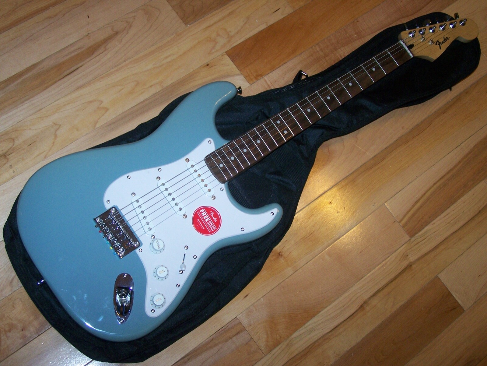 ギター Fender Squier Bullet Stratocaster Amazon.com: Fender Squier Bullet Stratocaster HT SSS