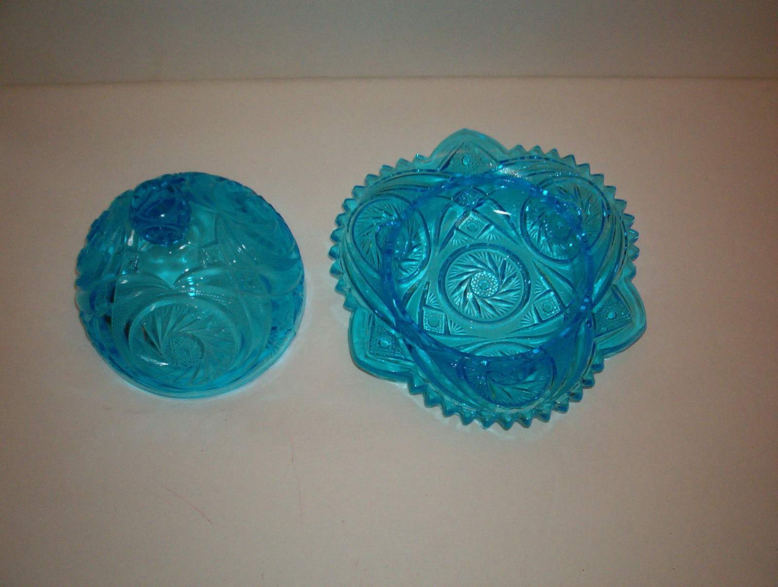 GORGEOUS EAPG** BLUE BUTTER DISH ***WITH LID*** PIN WHEELS***