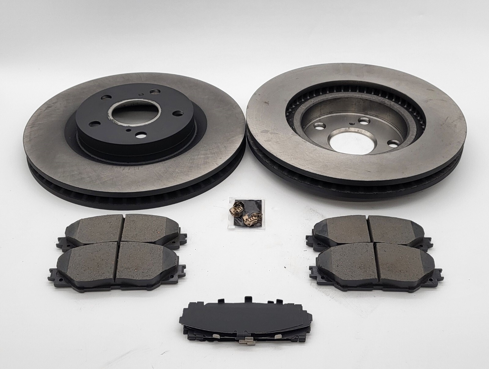 ラブ4 2013-2018 Toyota Rav4 XLE LTD Front Brake Pads Shims Rotors