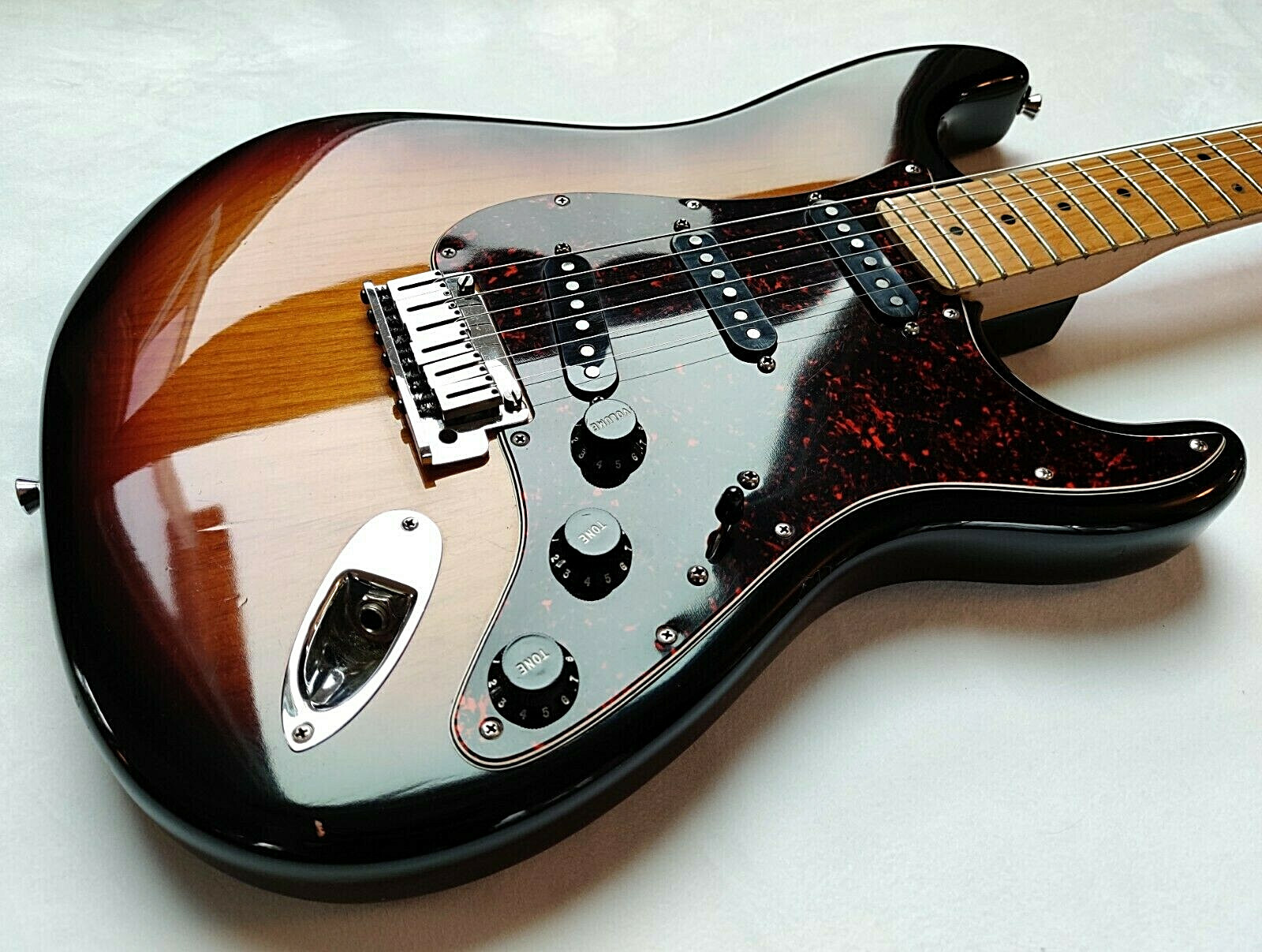 Fender Stratocaster Standard Guitar 1999 Fender USA Custom Fender Stratocaster Standard Guitar 1999 Fender USA Custom
