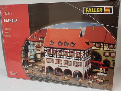FALLER NEW #130491 HO 1/87 Scale KIT 4-Story Half Timbered Town Hall