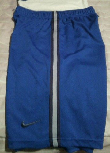 NIKE Lot -Athletic fitness Wear  SHIRT (M) & SHORTS (L) YOUTH**VGC