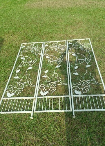 Antique Trellis Wrought Iron 3 Panel Garden Fence 60X53 Folding Butterflies