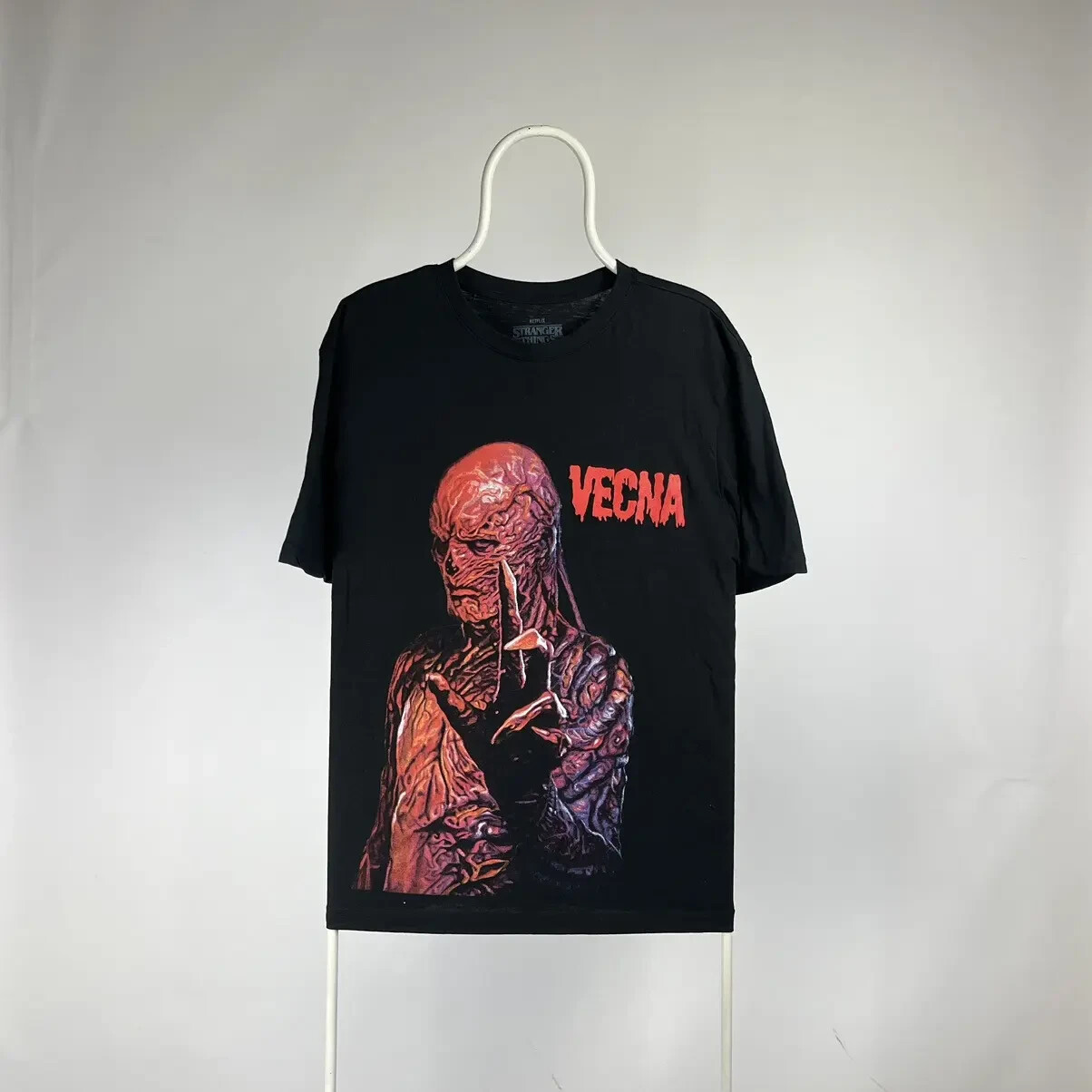 Netflix Stranger Things X weber Tee Lサイズ Stranger Things × weber] T shirt with Special