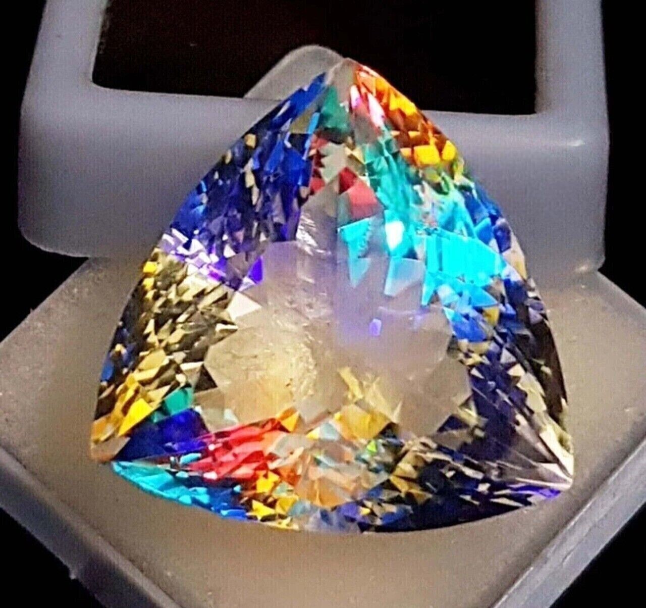 DVD「Mystic Topaz」 Faceted Mystic Topaz | Twin Rocks and Crystals