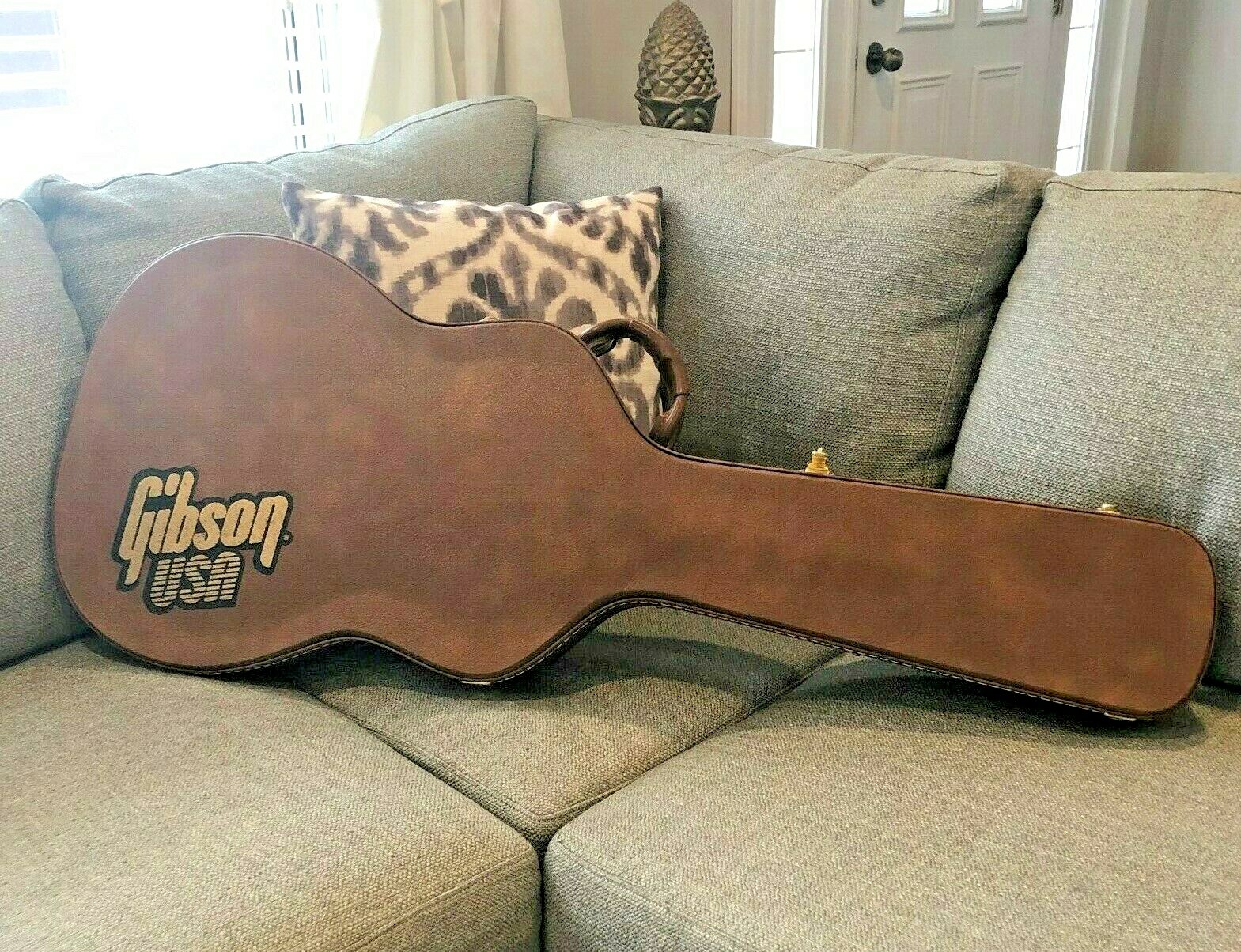 Vintage Gibson USA Les Paul Hard Shell TKL Guitar Case Brown/Pink