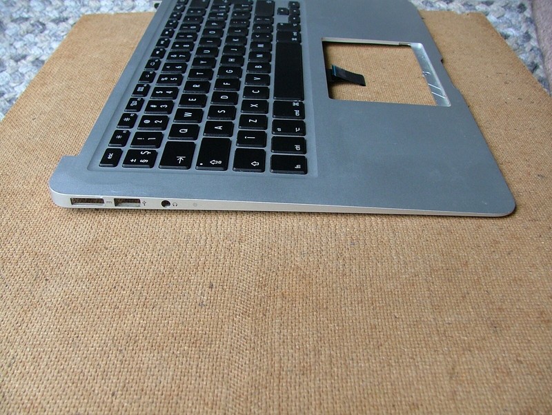 MacBook Air 13" A1466 2012 Keyboard Top Case Romanian Layout Grade B+