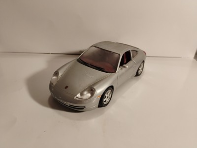 Buragp- 1:24Scale  - 1997 Porsche 911 Carrera- Silver- NO BOX -    (97911)