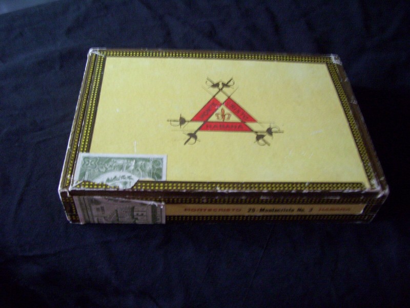 Zigarrenkiste Montecristo Voll Mit Zigarren-Banderolen / Bauchbinden Ca. 1000 St