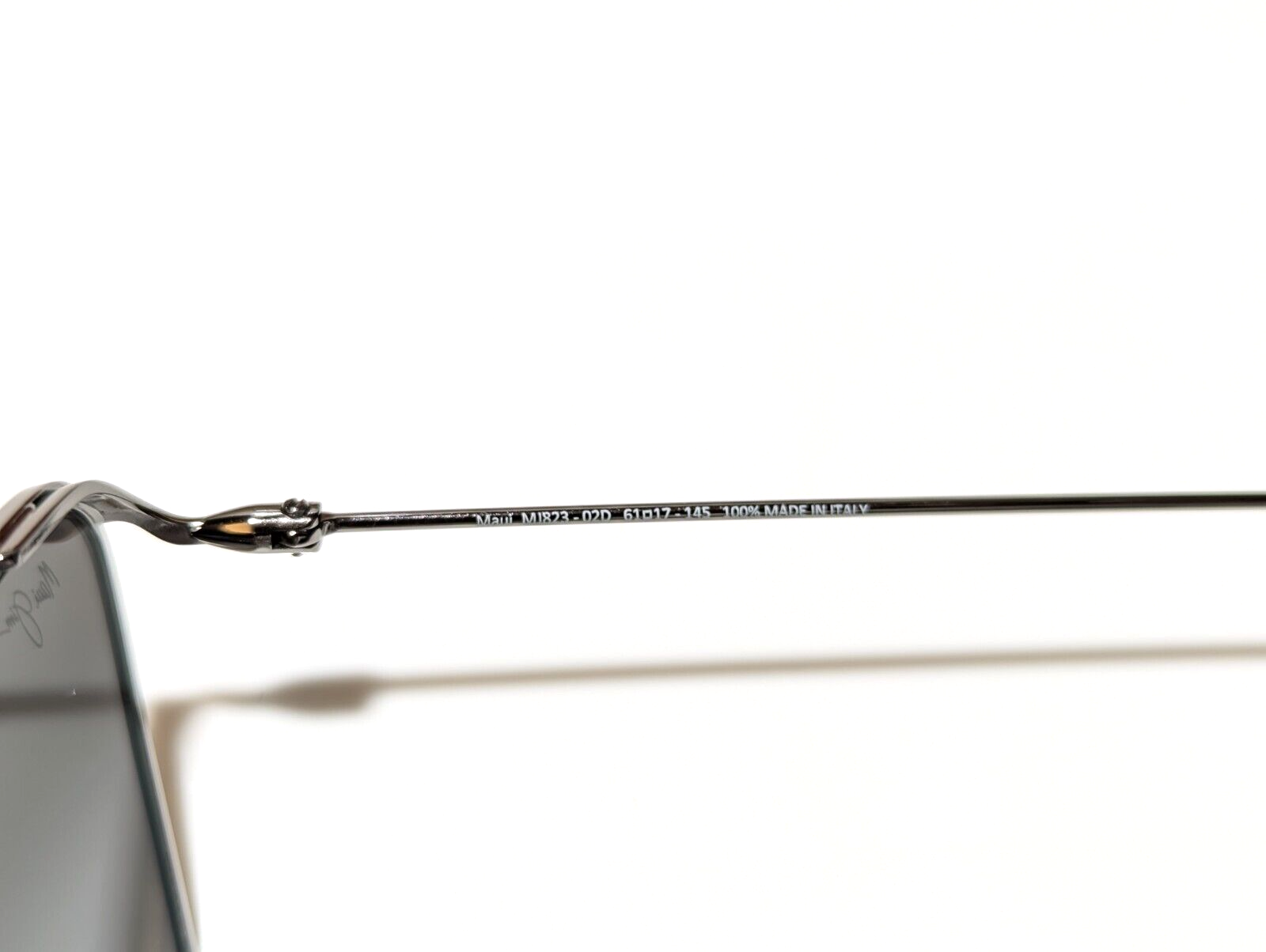 Pre-owned Maui Jim Puakenikeni Shiny Silver / Grey Polarized Sunglass Mj823-02d Italy In Gray