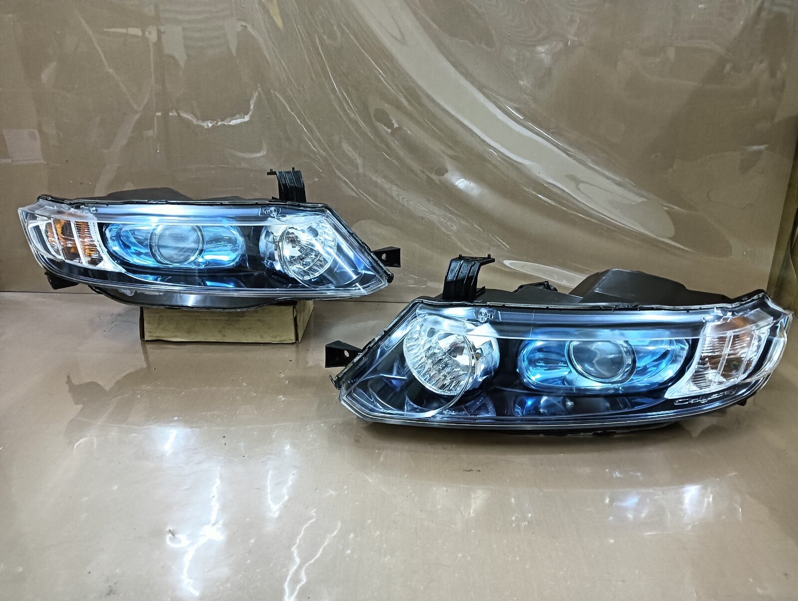 RB1オデッセイアブソルート 左右ヘッドライト　AFS無し RB1オデッセイアブソルート 左右ヘッドライト AFS無し RB1