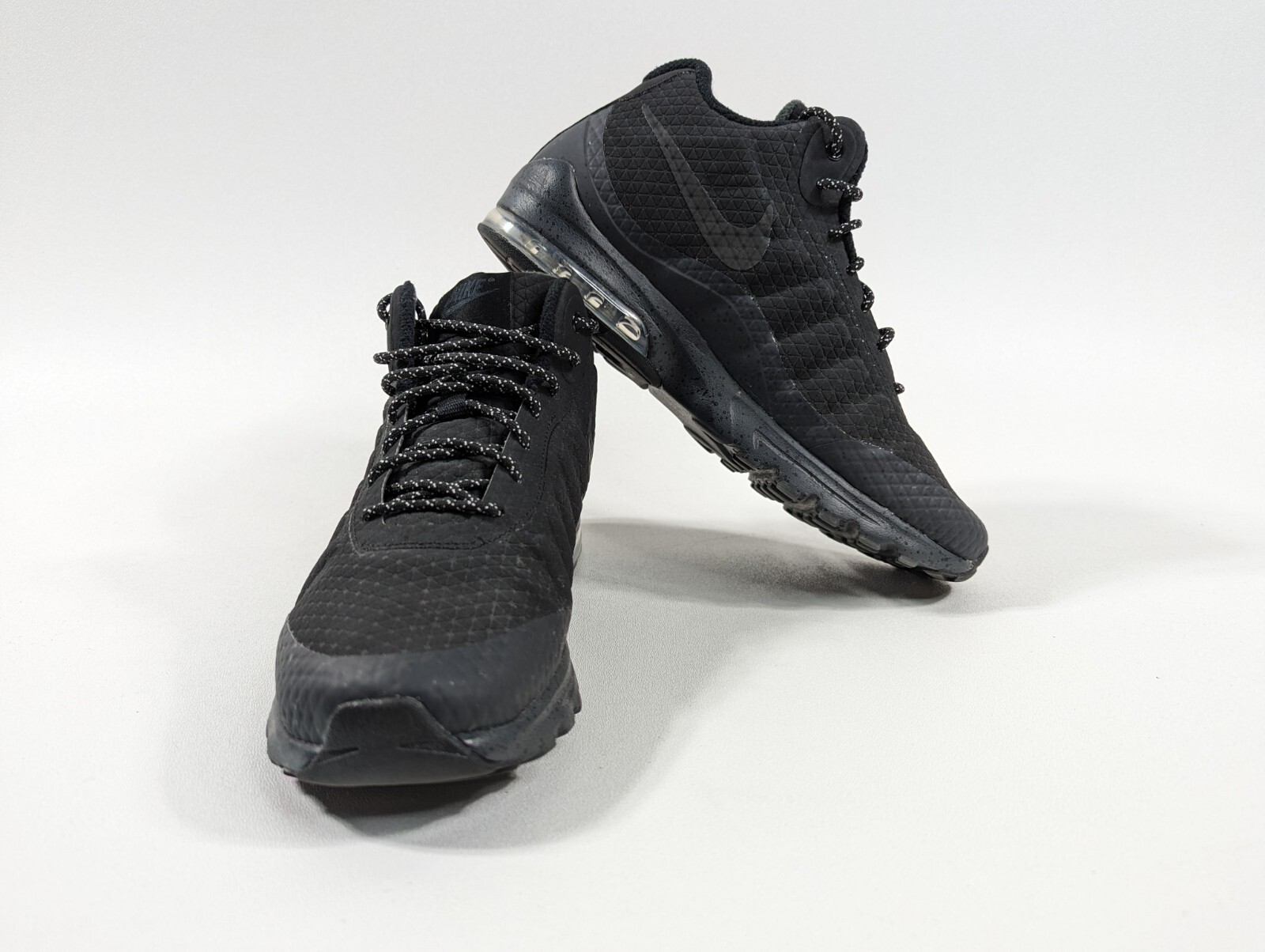 nike air max invigor mid mens