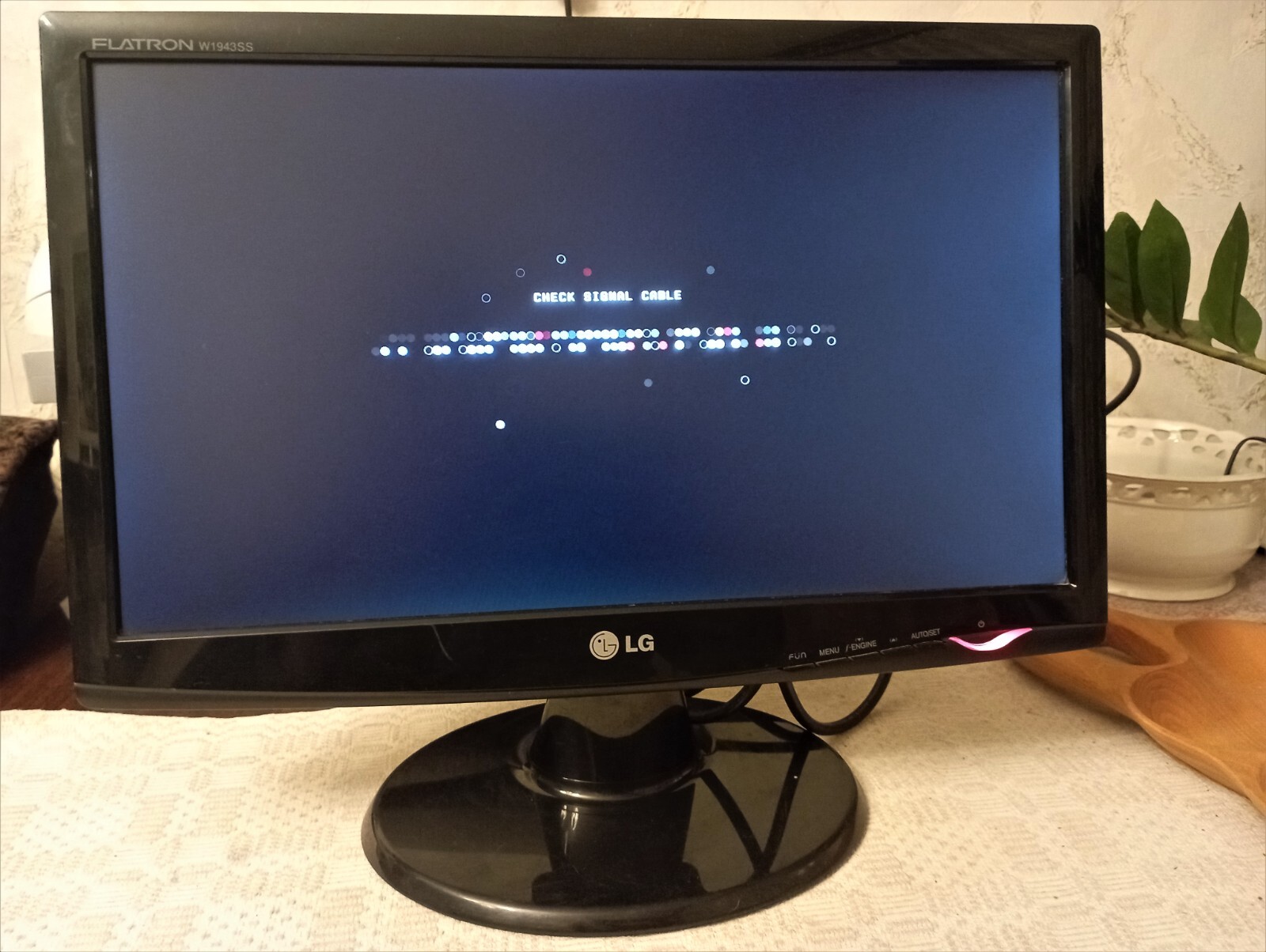 LG FLATRON W1943SB 27インチモニター LG Commercial Display | LG W1943SB-PF | Discontinued Product