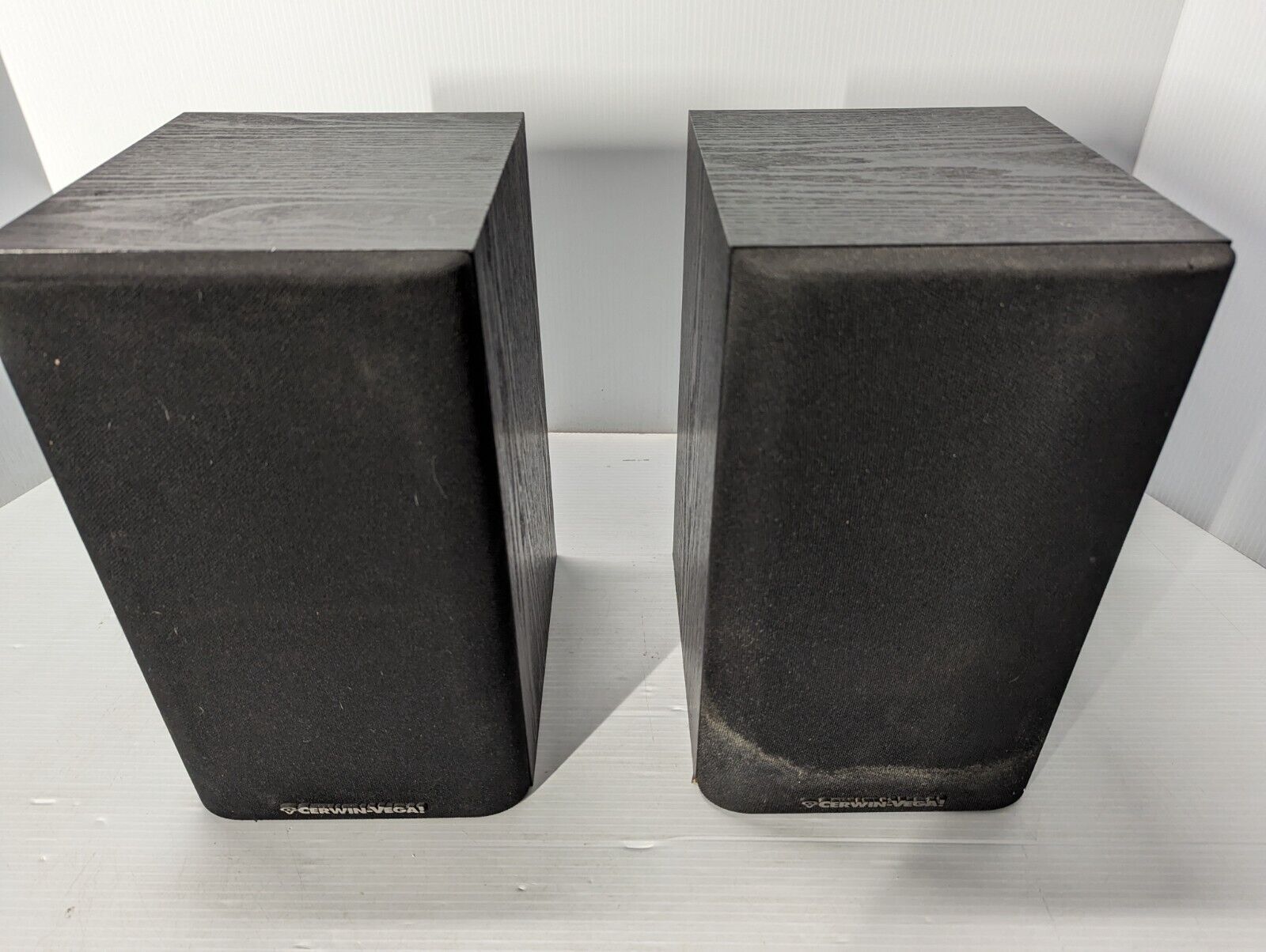 CERWIN-VEGA LS-5 Bookshelf 2-way Speakers - Working - Good CERWIN-VEGA LS-5 Bookshelf 2-way Speakers - Working - Good