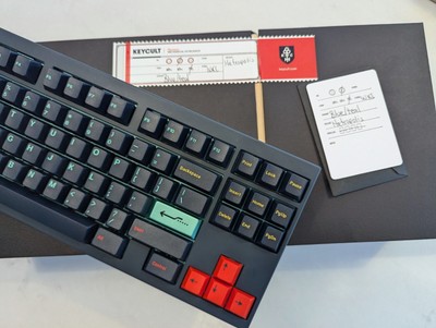 Keycult Metropolis No. 2 TKL premium custom mechanical keyboard